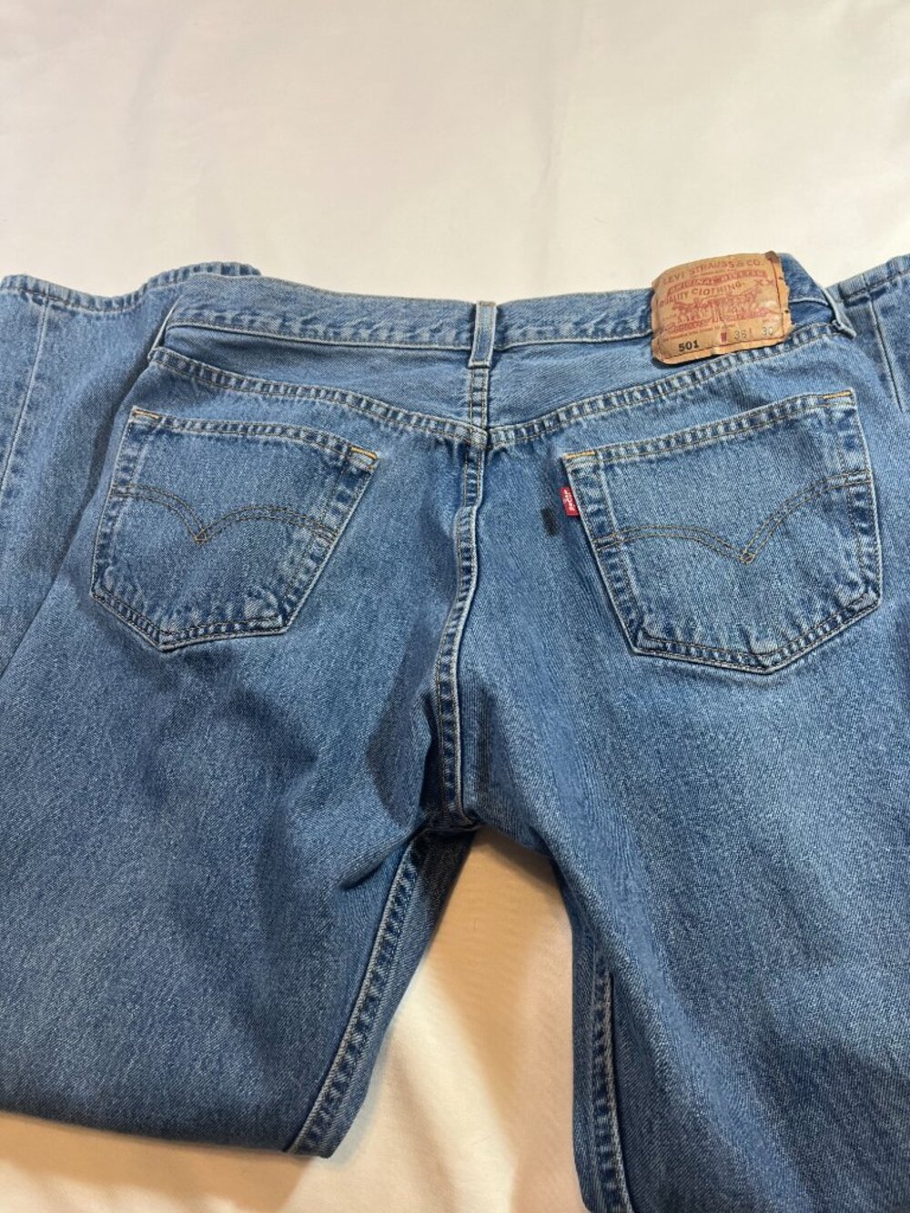Levi's 550 Relaxed Fit Jeans - Size 36x30 - Picture 6 of 7